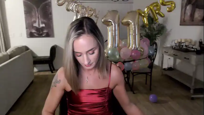 Holihurricane - Chaturbate Hot Show Video - 2025 03-05 26:16:37