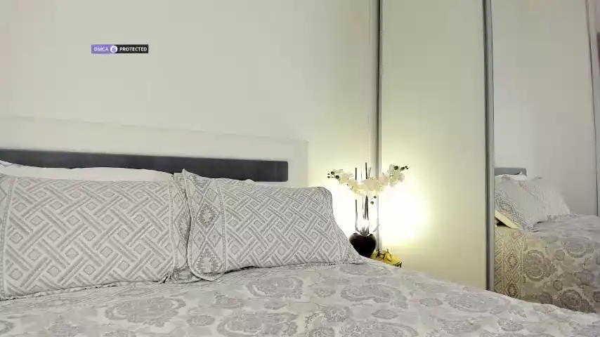 Intrigueeme - Chaturbate Live Video Recording - 2025 05-07 09:17:19