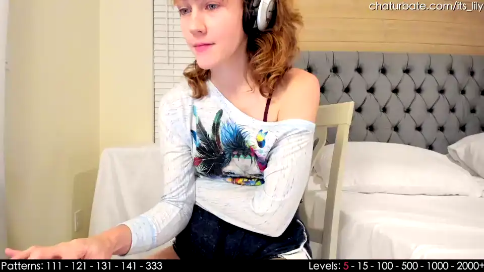 Its_Lily - Chaturbate Live Video Recording - 2025 03-01 13:31:21