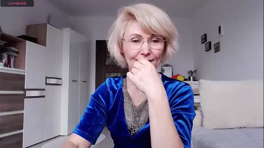 Jasmin18V - Chaturbate Hot Show Video - 2025 05-08 11:31:20