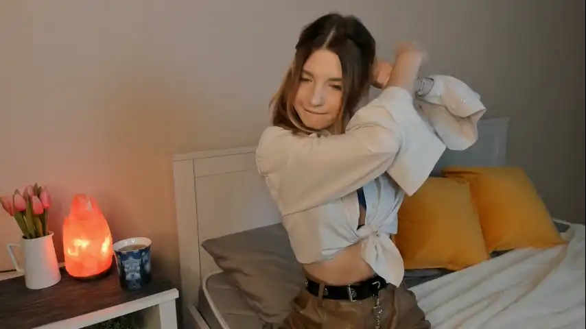Julieross03 - Chaturbate Hot Show Video - 2025 05-03 18:16:41