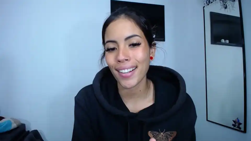 Julieth_Adams - Manyvids Live Live Video Recording - 2025 05-08 00:00:54