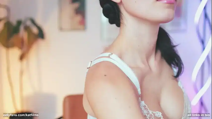 Katdreams - Chaturbate Free Video - 2025 01-17 06:32:04